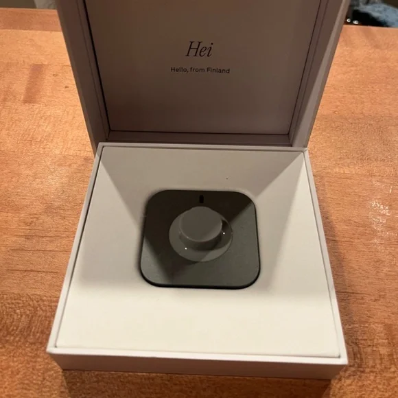 Gold Oura Ring- Brand New, Gen 4, Size 9 - Picture 4 of 5